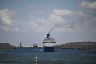 Canal de Suez confía en que ‘todo el mundo’ vuelva a sus aguas y prorroga descuento de 15%
