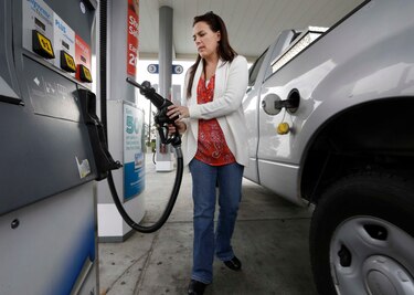 Ecuador lanza plan piloto de gasolina con etanol