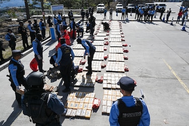 Honduras decomisa 1.4 toneladas de cocaína