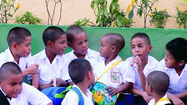 80% de escuelas, sin título de propiedad