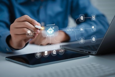 ¿Nos reemplazará la inteligencia artificial o nos obligará a cambiar?