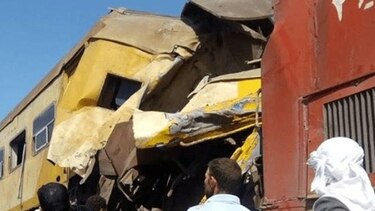 Choque de trenes deja 15 muertos y 40 heridos en Egipto