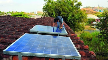 Cae precio del panel solar