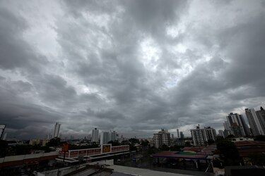 Autoridades emiten aviso de vigilancia por tormentas eléctricas en medio de la Navidad