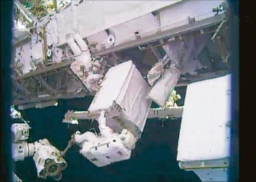 Astronautas finalizan con éxito segunda salida espacial