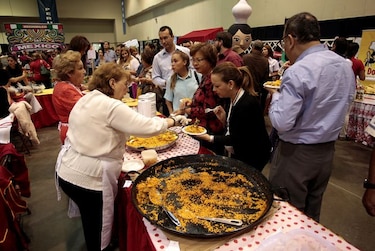 Banquetes de amor en la Fiesta Alrededor del Mundo