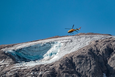 Primer ministro de Italia vincula el derrumbe de glaciar en los Alpes al cambio climático