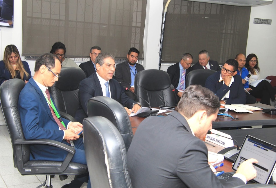 Comisión de Presupuesto da luz verde a traslado de partida para el Minsa por $11.7 millones