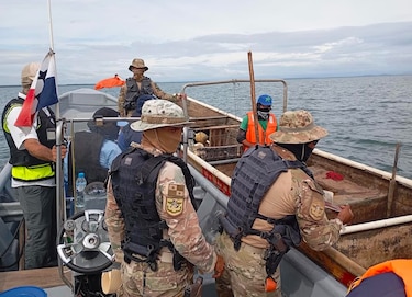 Una persona desaparecida por vuelco de una embarcación en Río Petaquilla, Senan despliega operativo de búsqueda y rescate