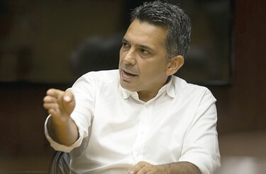 Lombana sobre inDrive y Uber: tienen que pagar impuestos y derecho a placa