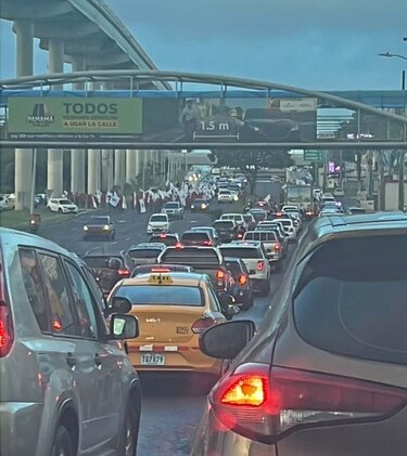 Estos son algunos de los puntos donde se reportan cierres hoy lunes en rechazo al nuevo contrato minero