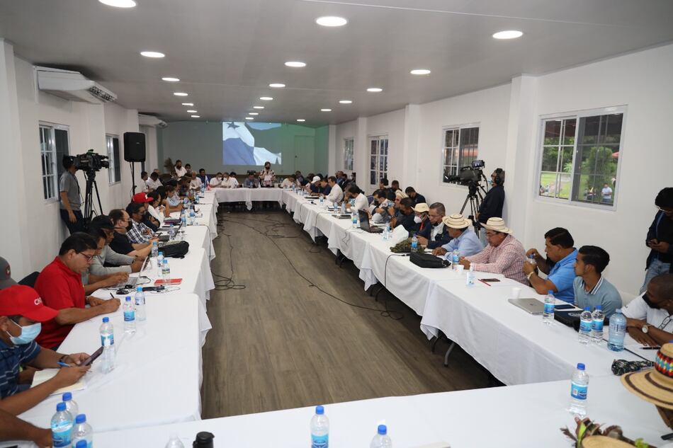 Las cabezas de la mesa de Penonomé