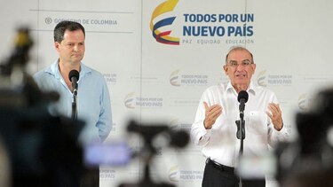 Negociadores de paz del Gobierno reconocen que las FARC no les entregarán las armas