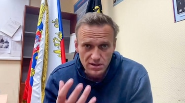 Opositor ruso Alexei Navalny denuncia ‘tortura’; sus colaboradores temen por su salud
