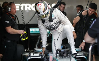 Hamilton domina entrenamientos en Hungría