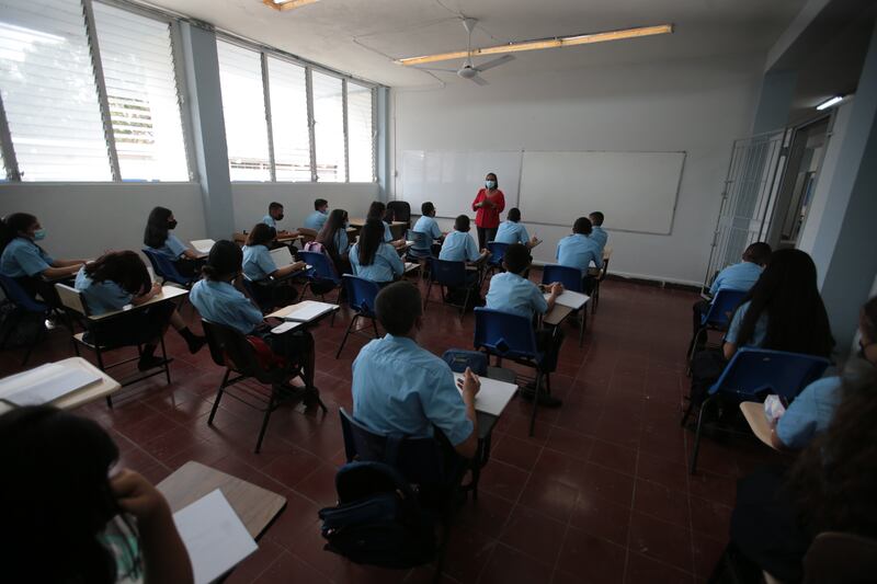 Los estudiantes están enfrentando problemas para adaptarse a las clases presenciales, ansiedad, estrés, entre otros problemas socioemocionales. Roberto Cisneros