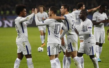 Willian conduce al Chelsea a los octavos de final