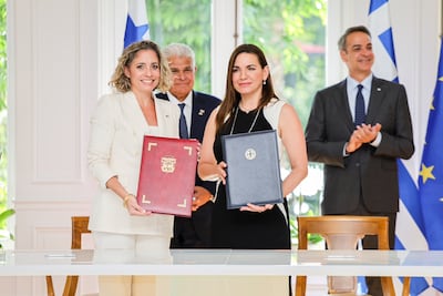 Panamá y Grecia firman acuerdos de turismo y consultas políticas 
