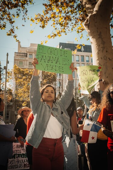 Las protestas contra el contrato minero rompen fronteras