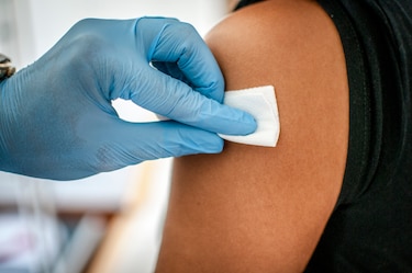 Panamá enfrenta riesgo de fiebre amarilla por baja cobertura vacunal, según OPS