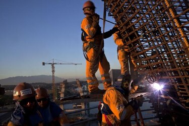 Boston Consulting presenta a gobierno español plan para crear 370 mil empleos