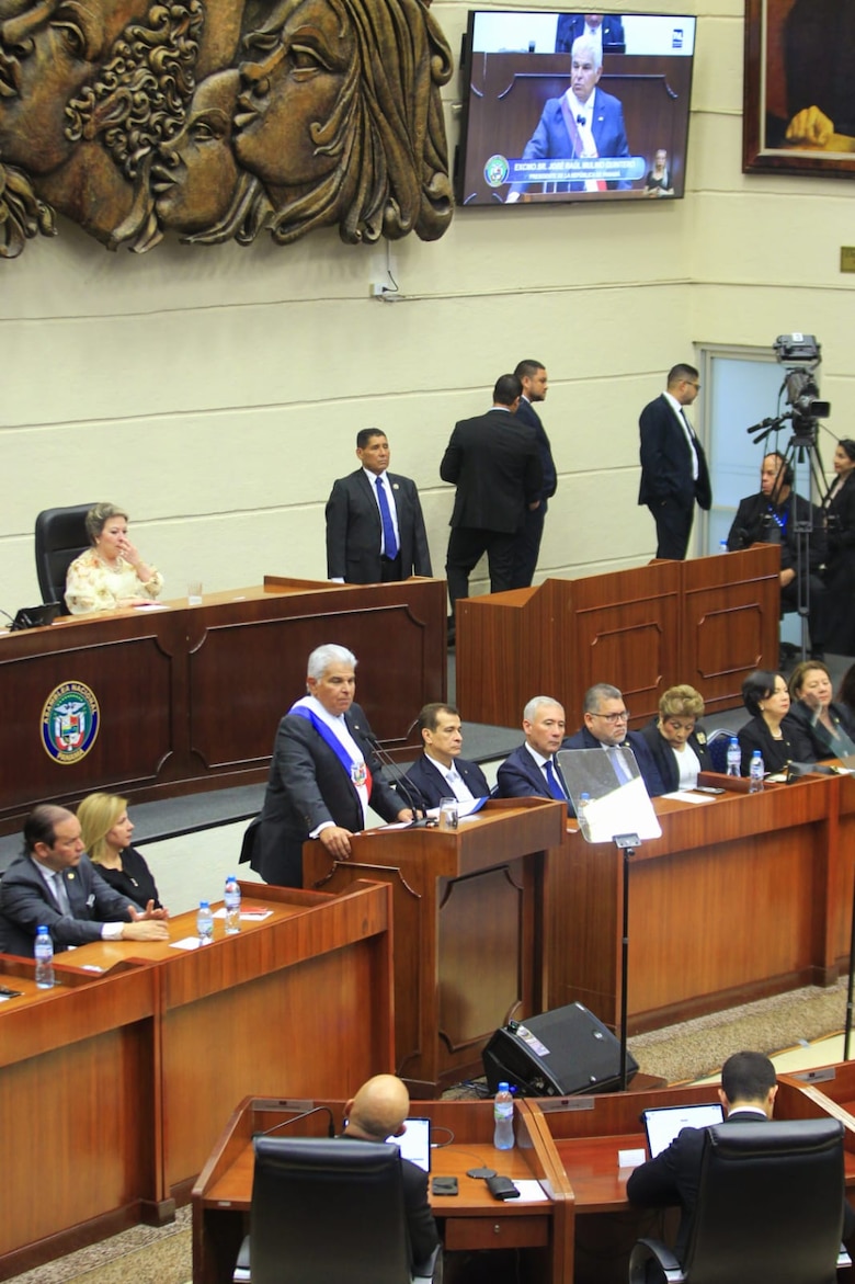 Mulino: ‘No venimos a administrar el desorden’ y sube el tono ante sus críticos