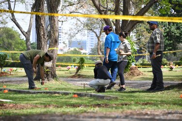 Finaliza primer día de trabajo para exhumar los restos de víctimas de la invasión