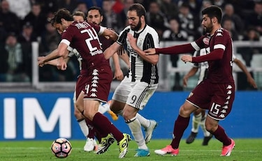 Higuaín acerca al Juventus al título de la Serie A