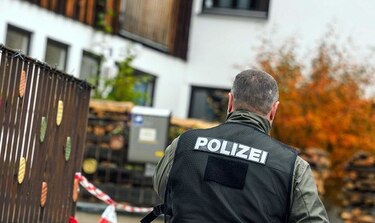 Cuatro policías heridos por un militante de extrema derecha en Alemania