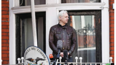 Negocian salida de Assange de embajada
