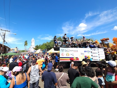 Carnaval 2025: En La Villa de Los Santos desfilan las reinas y arranca la fiesta