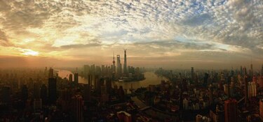 China mantiene alerta naranja por el calor, que ha causado decenas de muertos
