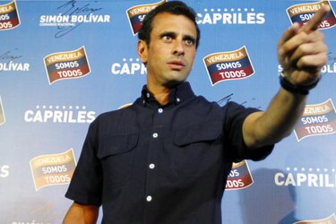 Capriles pide a Maduro señales si quiere diálogo