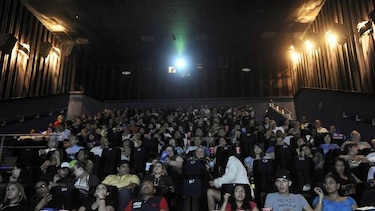 La tradición de ir al cine se impone al consumo en línea