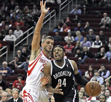 Paul Pierce, fuera entre dos y cuatro semanas por fractura