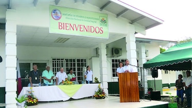 Centro para rastrear la mosca de la fruta
