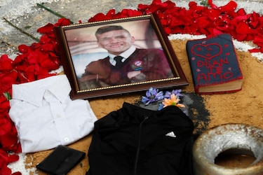 Informe dice que Policía apuntó contra joven que fue asesinado en protestas en Colombia