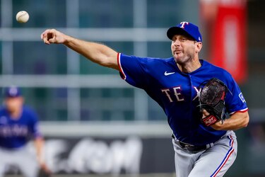 La experiencia de Scherzer pone a prueba el talento del novato Pfaadt en la Serie Mundial