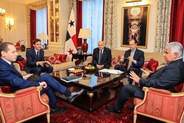 Mulino se reúne con empresas francesas interesadas en invertir en Panamá