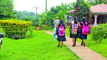 Buscan reducción de embarazos escolares