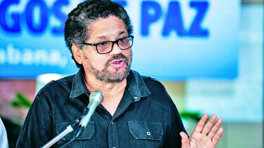 FARC abre puerta a consulta de diálogos