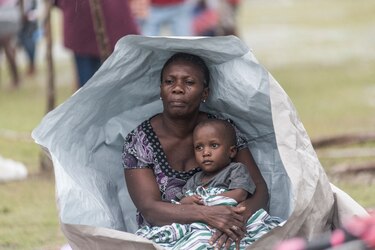 Saldo de muertos por el terremoto en Haití llega a mil 941