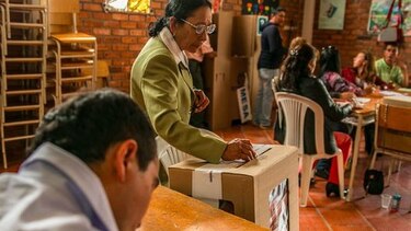 Inician votaciones legislativas en Colombia, claves para pacto de paz con las FARC