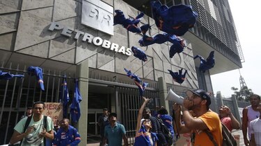 Acciones de Petrobras caen a 7% tras informaciones de que Bendine será su nuevo presidente