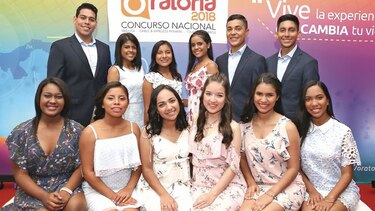 Finalistas del concurso de oratoria