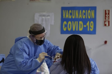 Distribuyen dosis del tercer lote de vacunas contra la Covid-19 que llegó al país