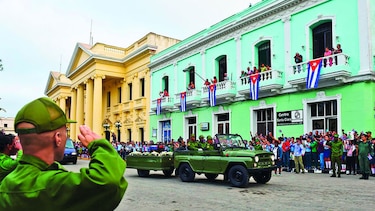 Castro y el Che se encuentran en viaje póstumo