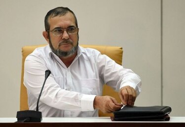 Líder de las FARC denuncia 'trabas' en salida de guerrilleros indultados