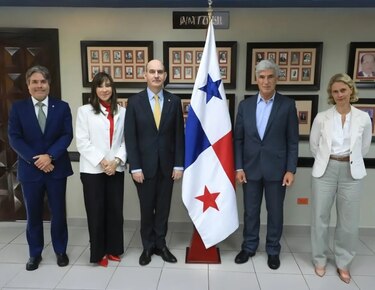 Panamá firma préstamo con el Banco Mundial por $60 millones para modernizar y digitalizar el registro de tierras