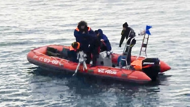 Encuentran fuselaje del avión ruso siniestrado a 27 metros de profundidad